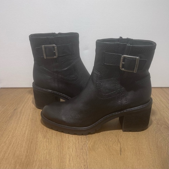 ZODIAC Gannet Black Leather Lug Sole Ankle Boots Size 7.5   New - Picture 3 of 6